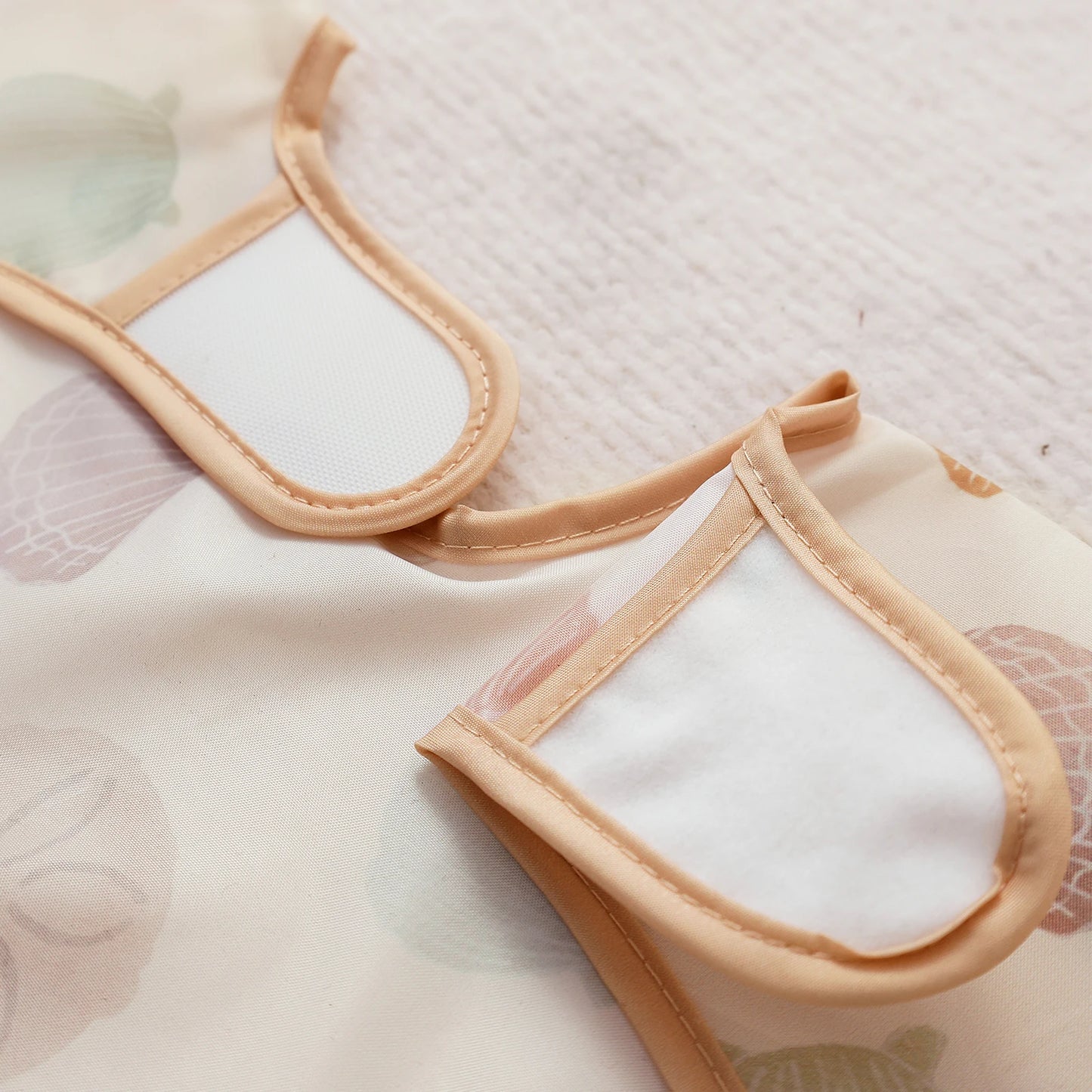 Waterproof Feeding Bib, Washable-Easy To Clean - Baby Essential